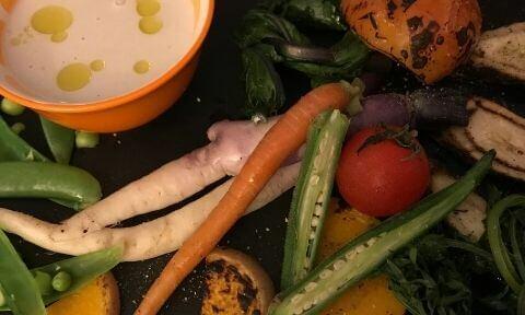 自社野菜を用いた料理の数々「亀岡フードキッチン」のおすすめメニュー｜店内の雰囲気・内装